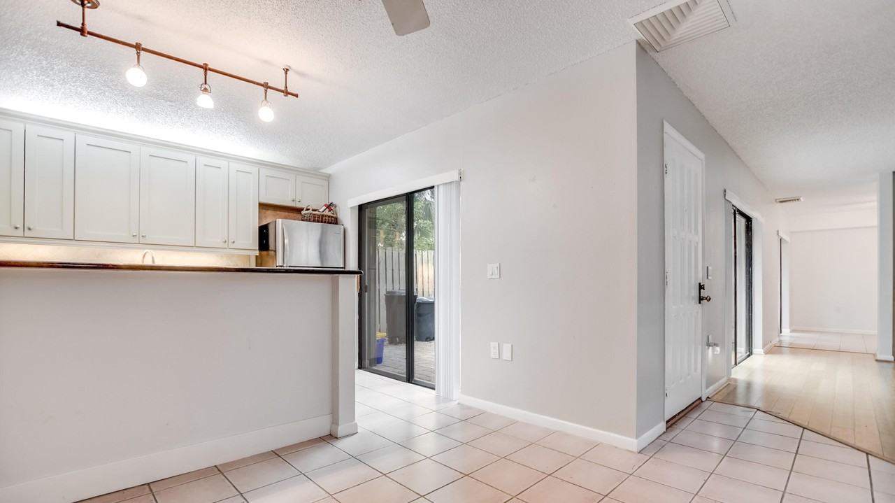 121 1st Ln - Photo 3 of 47