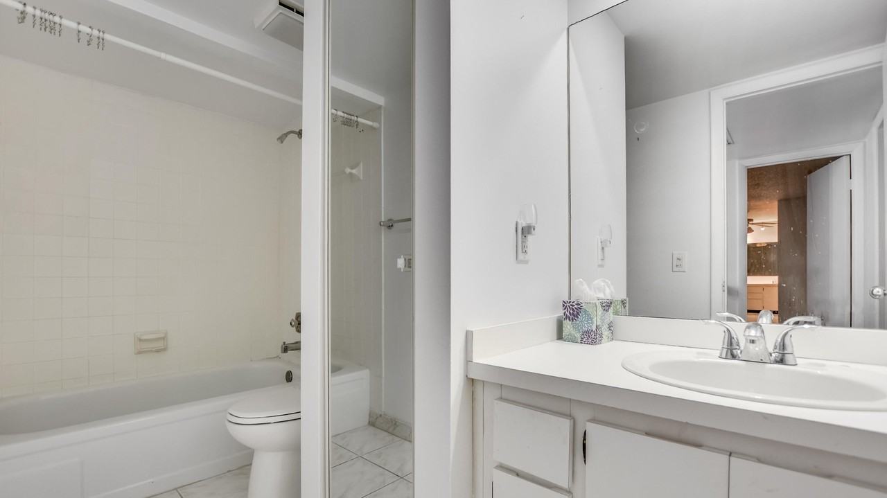 121 1st Ln - Photo 5 of 47