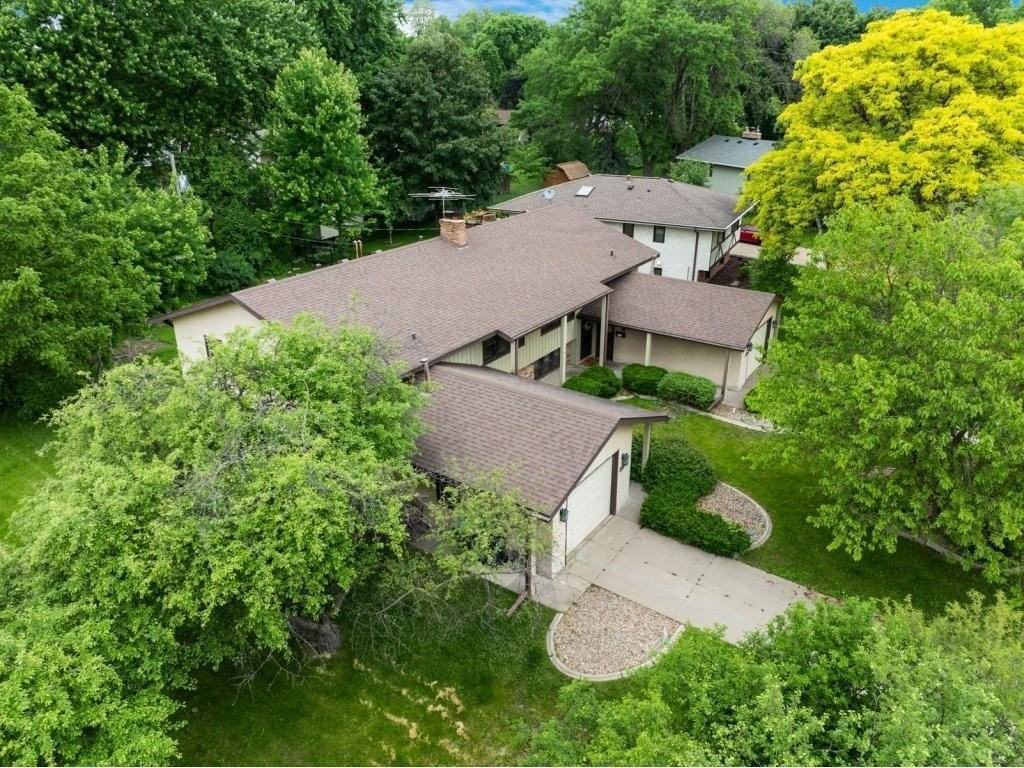 3308 Roosevelt Ct Ne - Photo 3 of 7