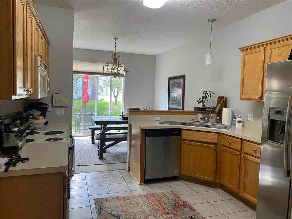 16768 39th Ave N - Photo 5 of 13