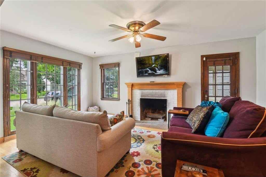 4145 Zenith Ave N - Photo 7 of 41