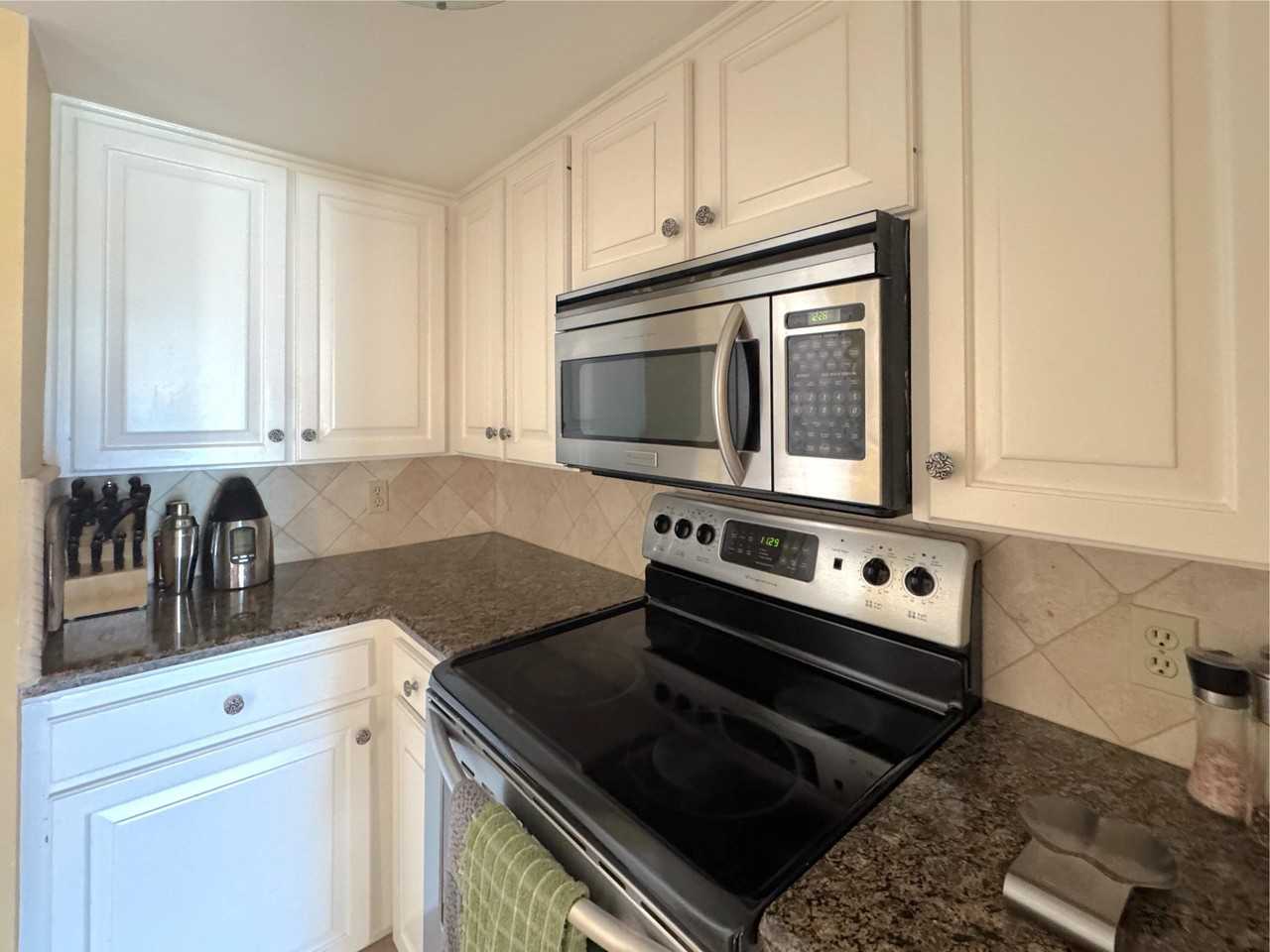 2542 Lindenwood Dr - Photo 5 of 18