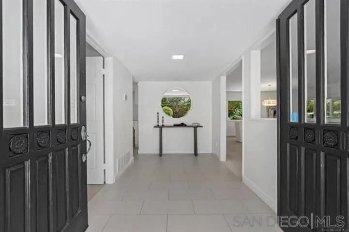 445 Avenida Primavera - Photo 4 of 31