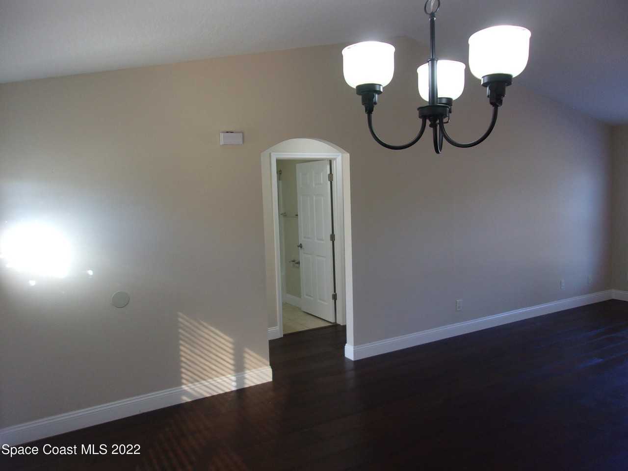 5614 Ada St - Photo 5 of 21