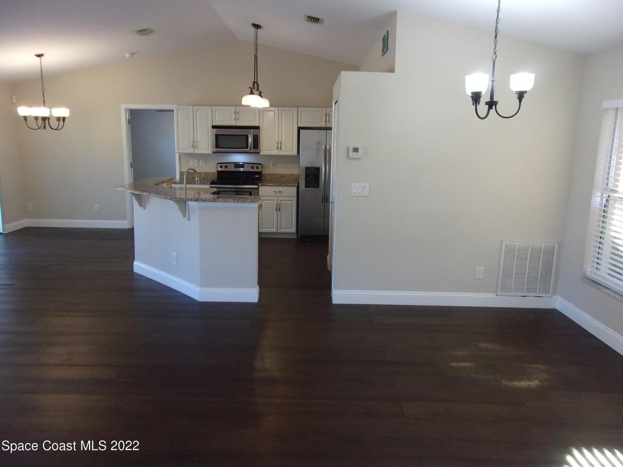 5614 Ada St - Photo 6 of 21