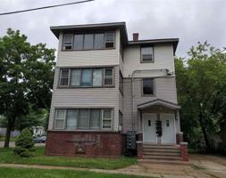 featured image of 932 Emerald St #1B