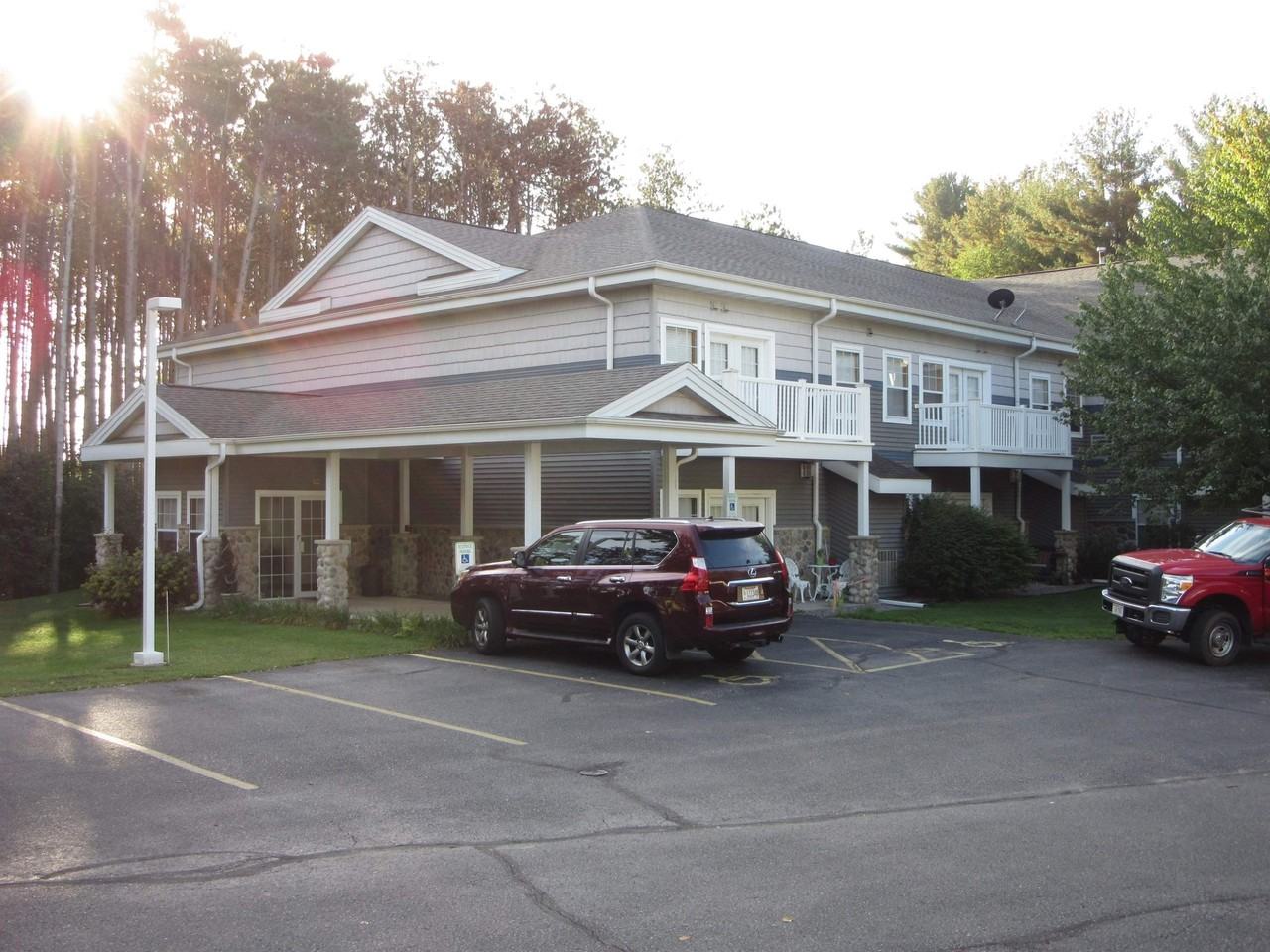 114 Pilgrim Dr - Photo 6 of 35