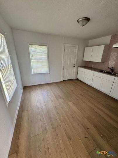 1410 Mulford St - Photo 3 of 6