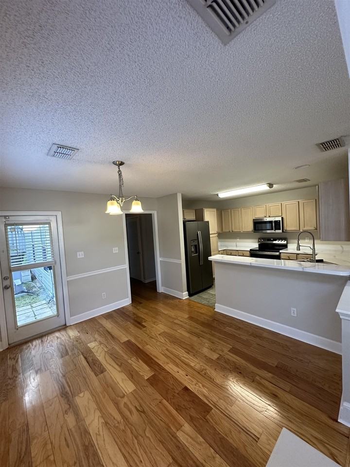 5035 Mint Hill Ct - Photo 7 of 19