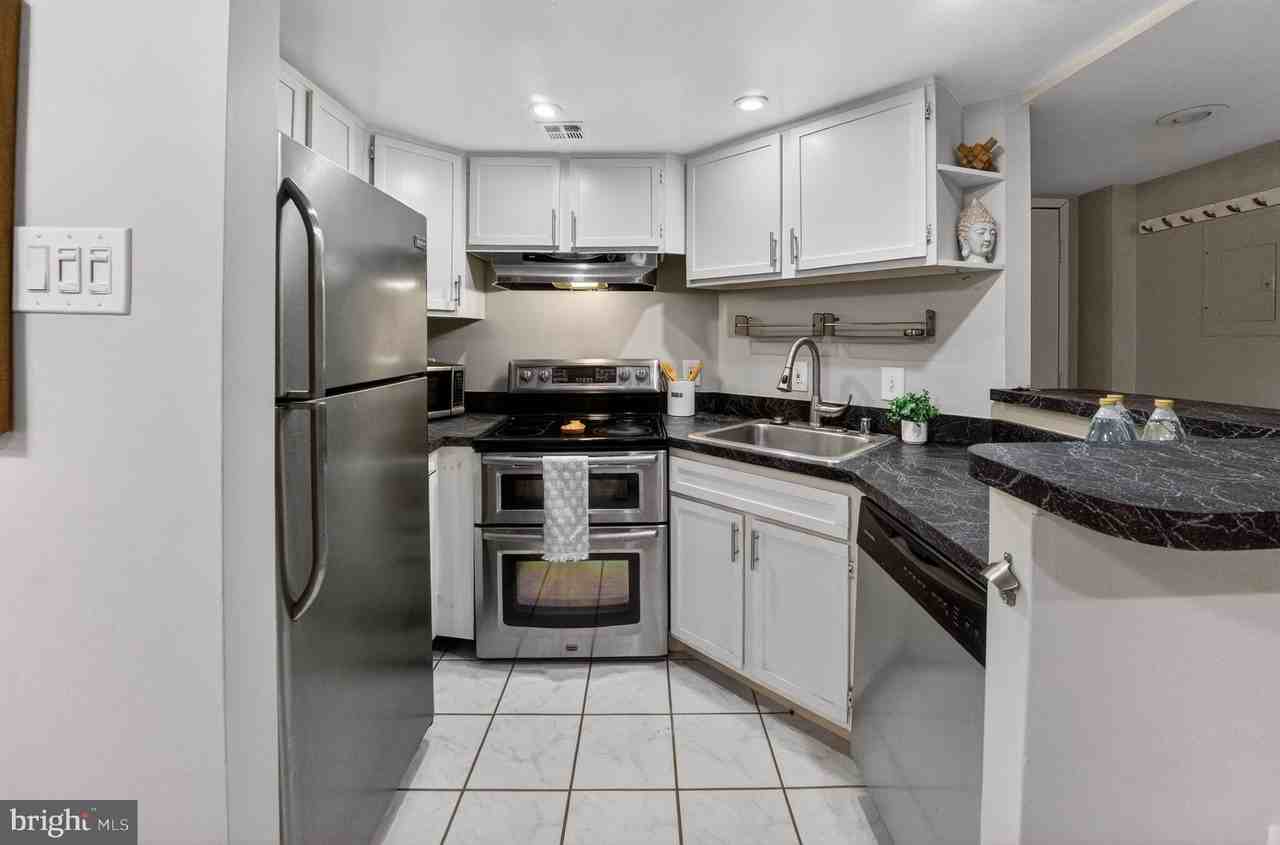 1436 Meridian Pl Nw #LL06 - Photo 5 of 26