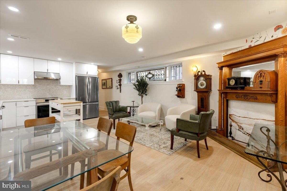 2715 13th St Nw #B - Photo 4 of 22
