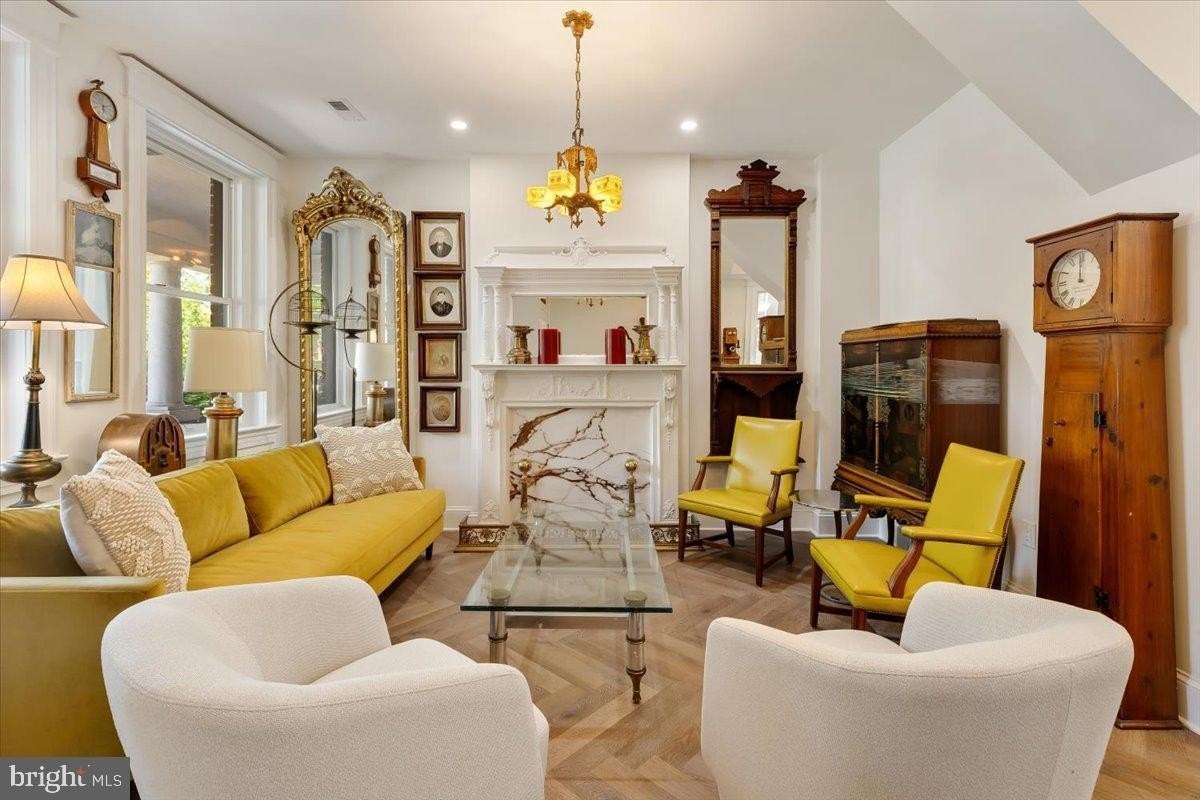 2715 13th St Nw #A - Photo 5 of 43