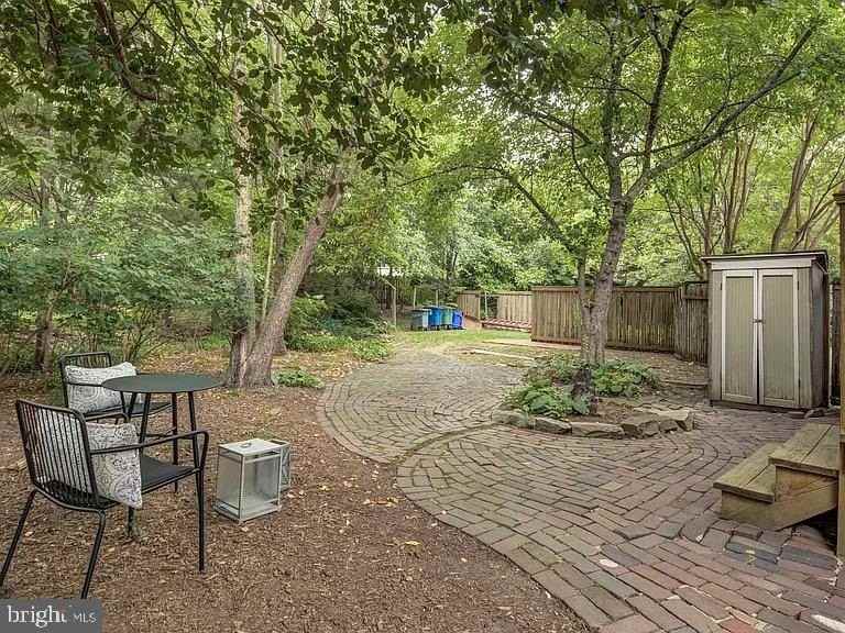 1121 Tyler Ave #1A - Photo 4 of 18