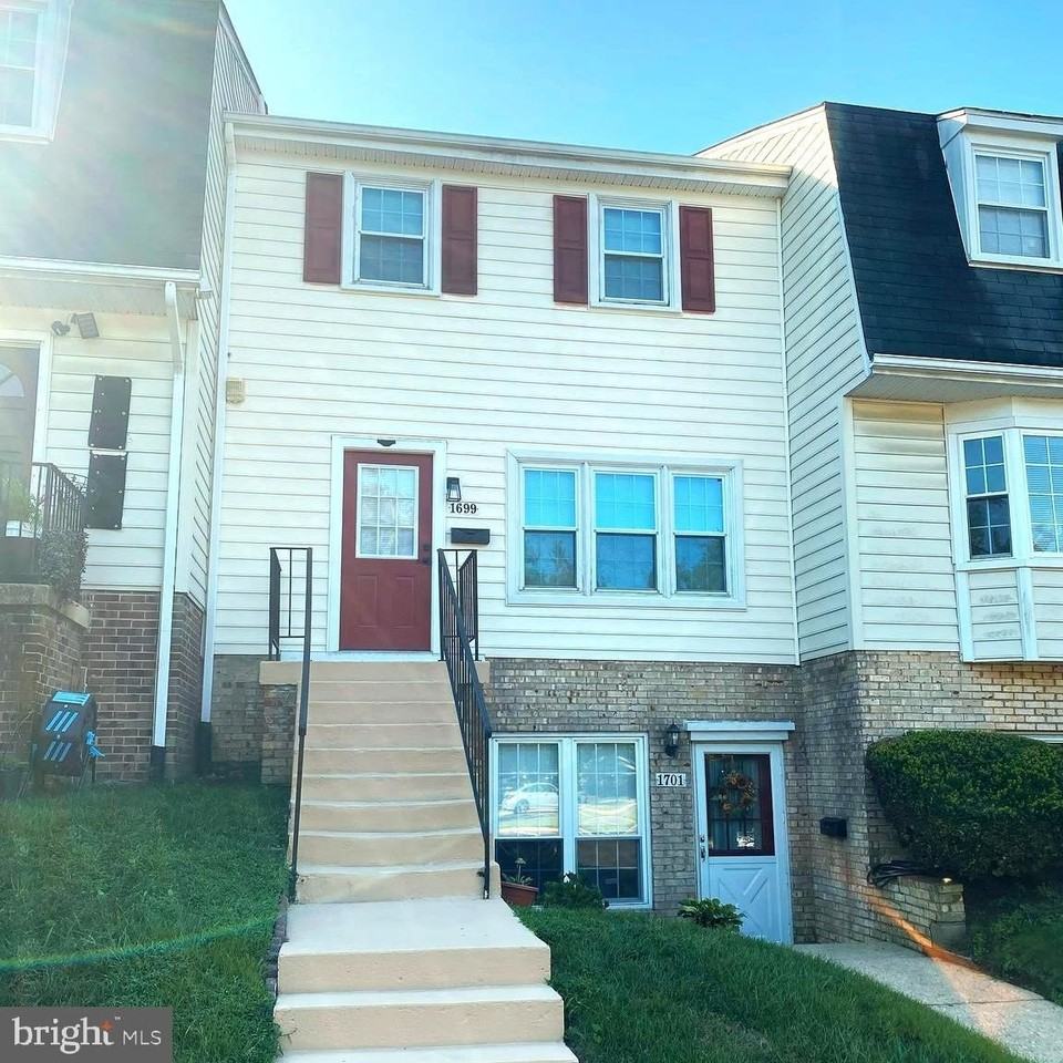 1699 Hart Ct - Photo 2 of 46