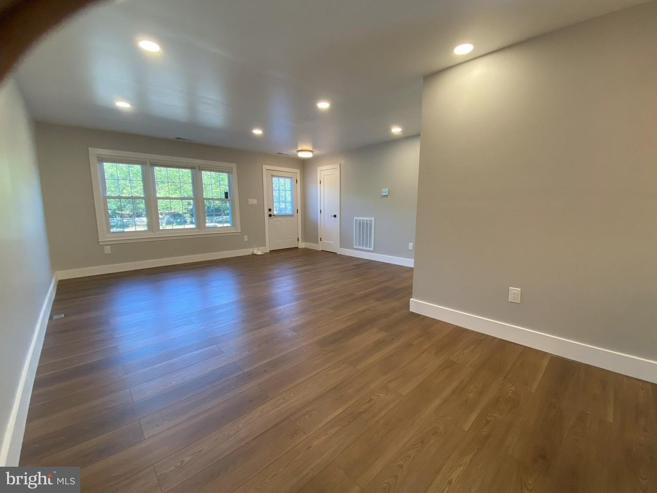 1699 Hart Ct - Photo 4 of 46