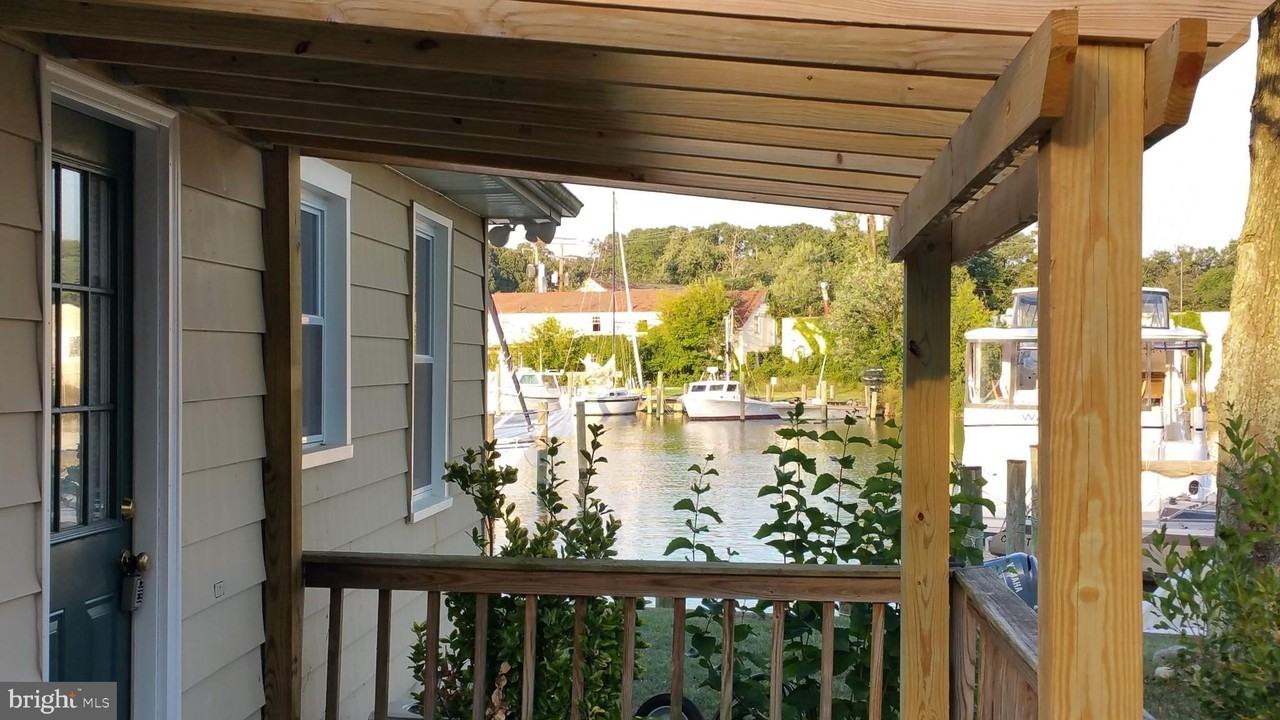 4807 Woods Wharf Rd - Photo 3 of 24
