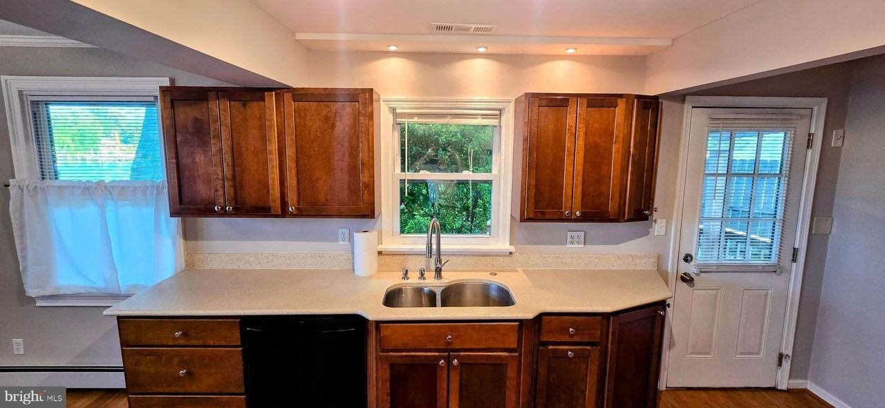 4807 Woods Wharf Rd - Photo 4 of 24