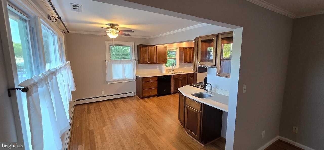 4807 Woods Wharf Rd - Photo 7 of 24