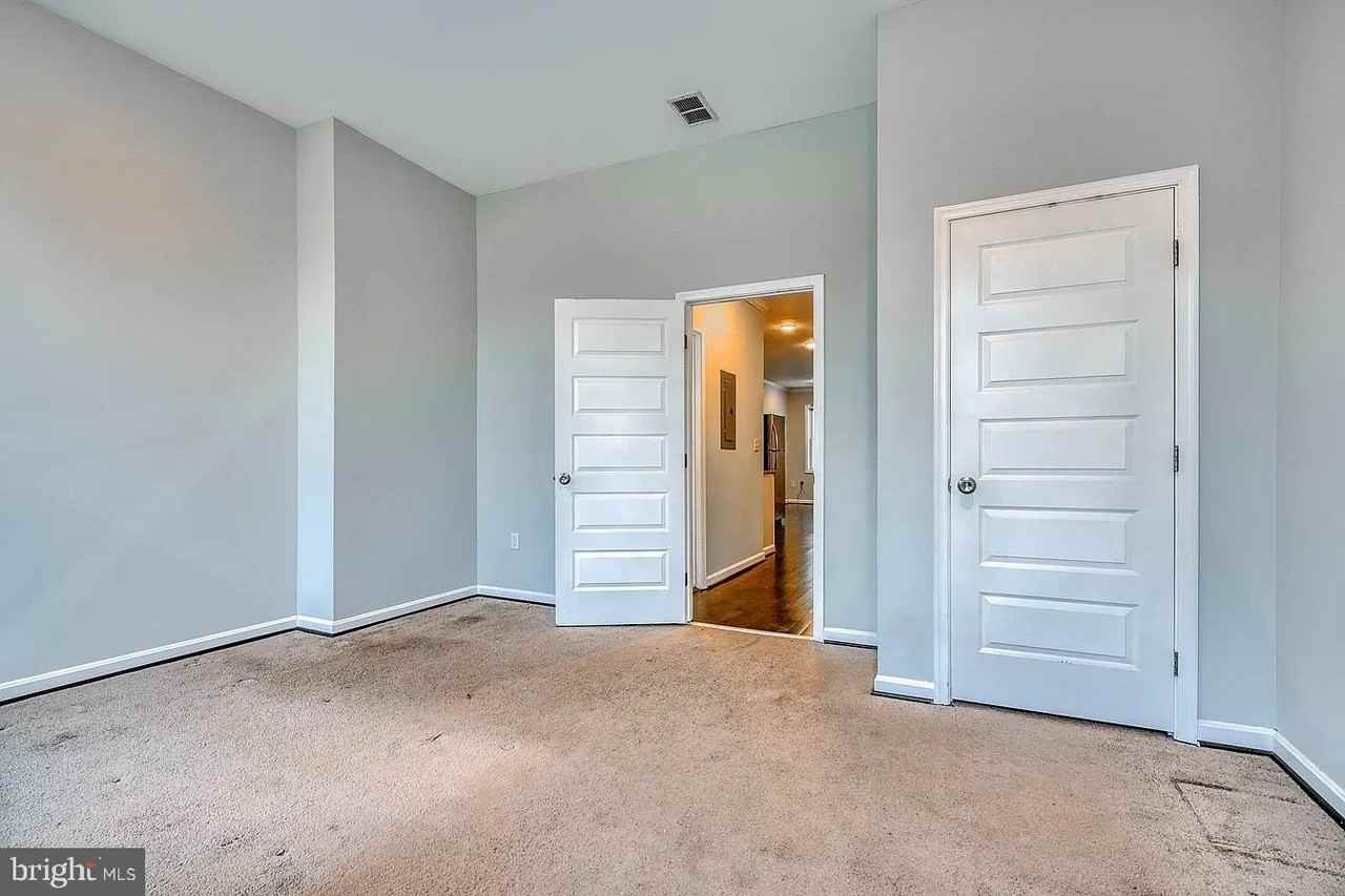 141 E North Ave #3 - Photo 5 of 10