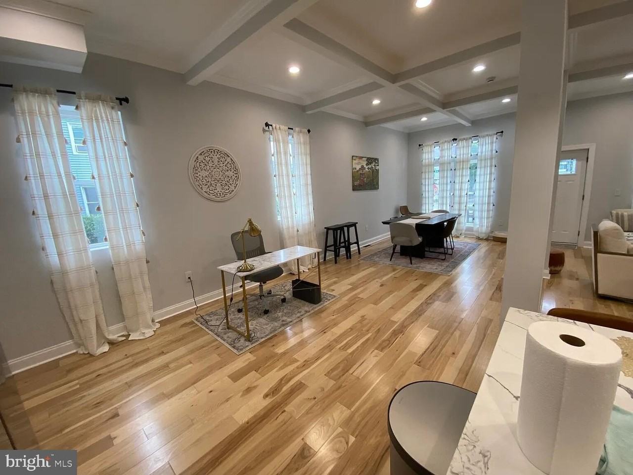 2912 Grindon Ave - Photo 5 of 34