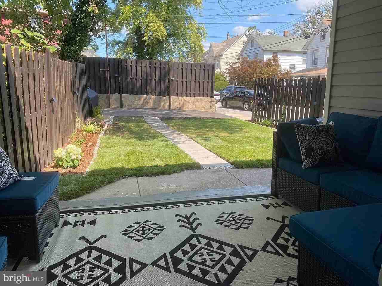2912 Grindon Ave - Photo 6 of 34