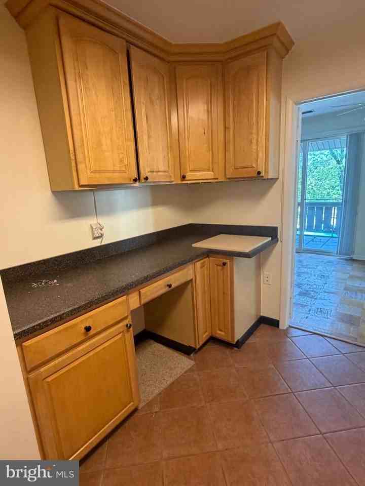 120 Cross Keys Rd #E - Photo 6 of 18
