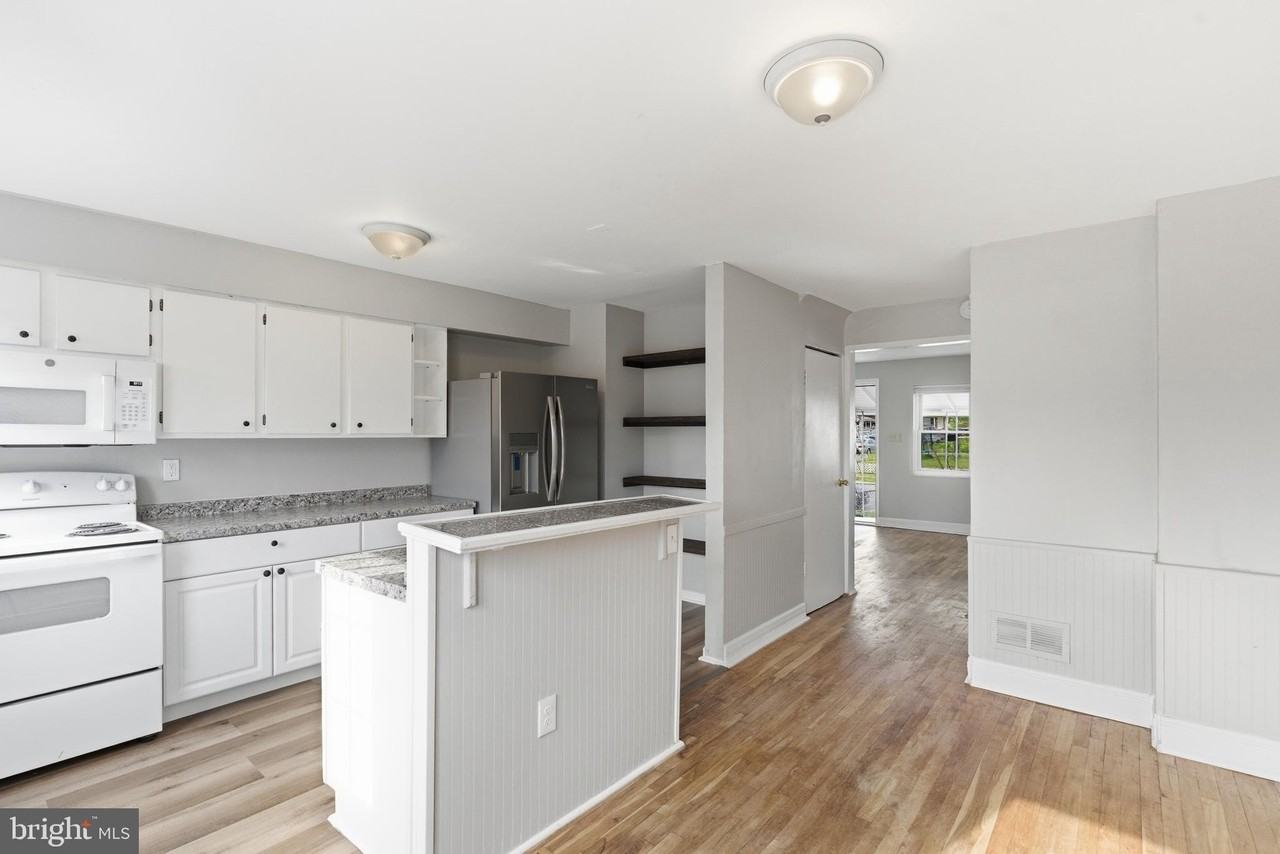 849 Loalan Ave - Photo 3 of 31