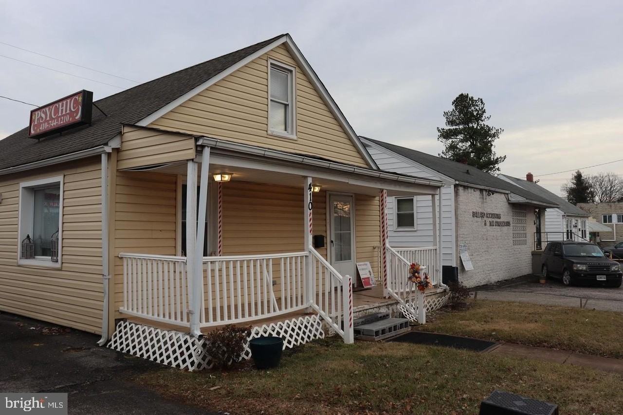410 Winters Ln - Photo 2 of 19