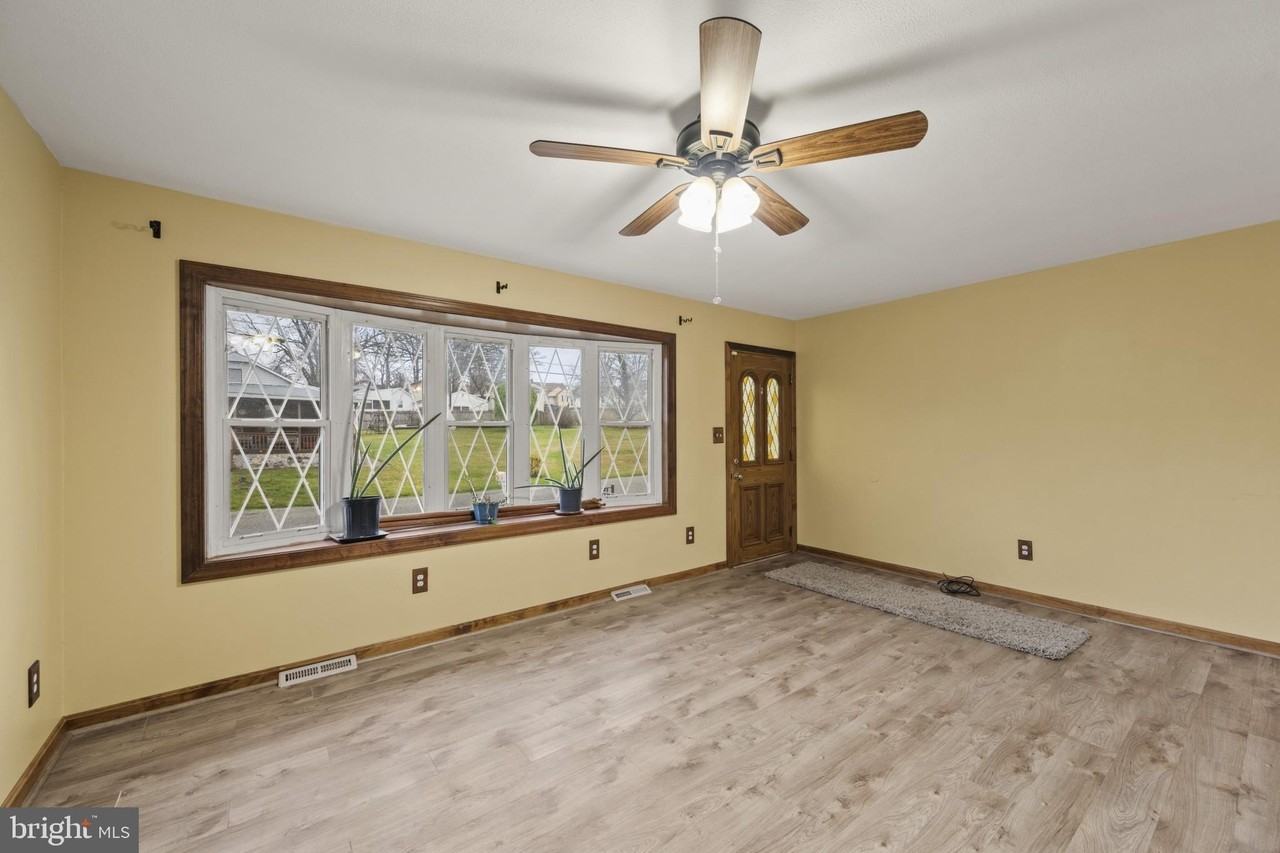 9608 9th Ave - Photo 4 of 30