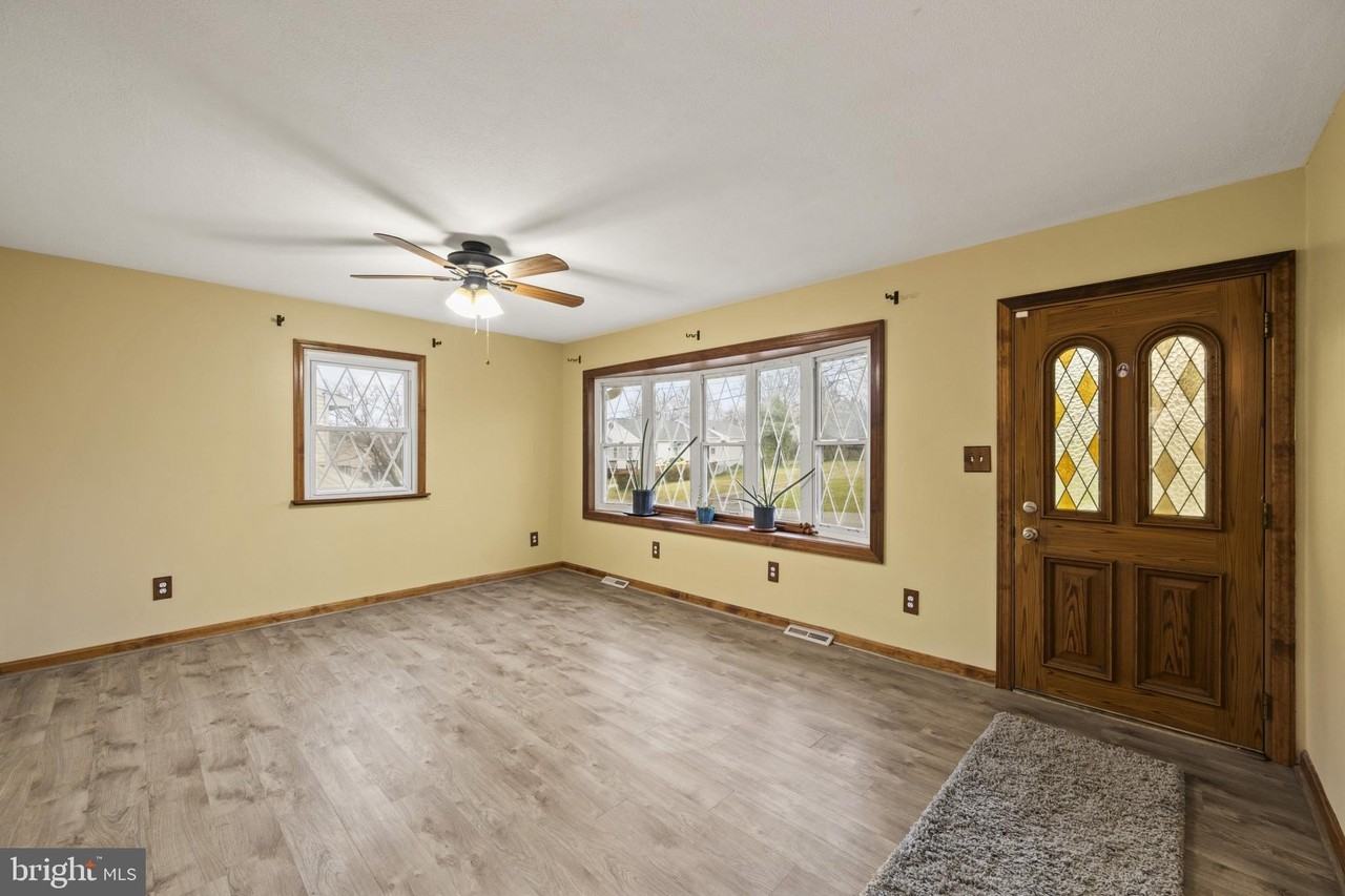 9608 9th Ave - Photo 5 of 30