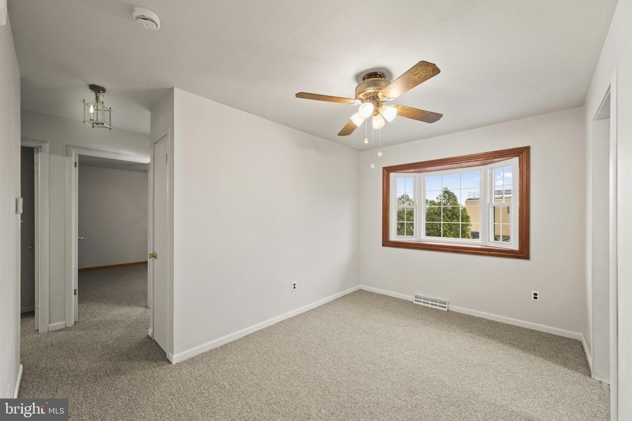 9608 9th Ave - Photo 7 of 30