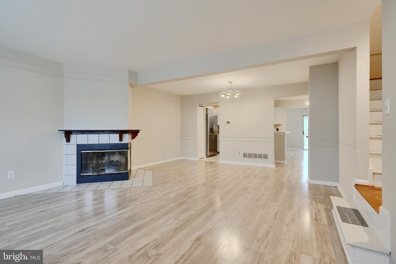 733 Reedy Cir - Photo 2 of 32