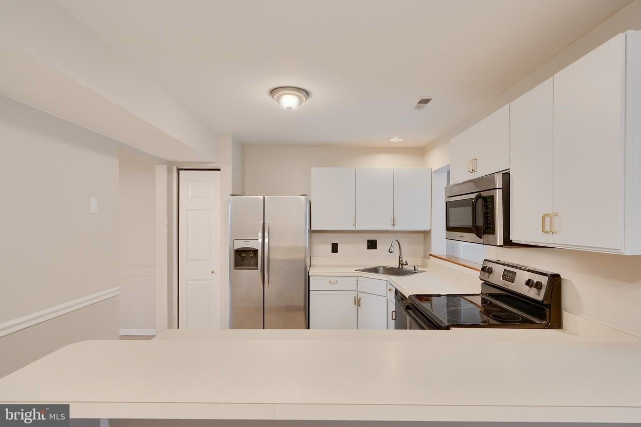 733 Reedy Cir - Photo 7 of 32