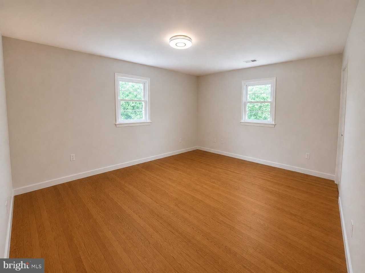 12658 Scaggsville Rd - Photo 2 of 13
