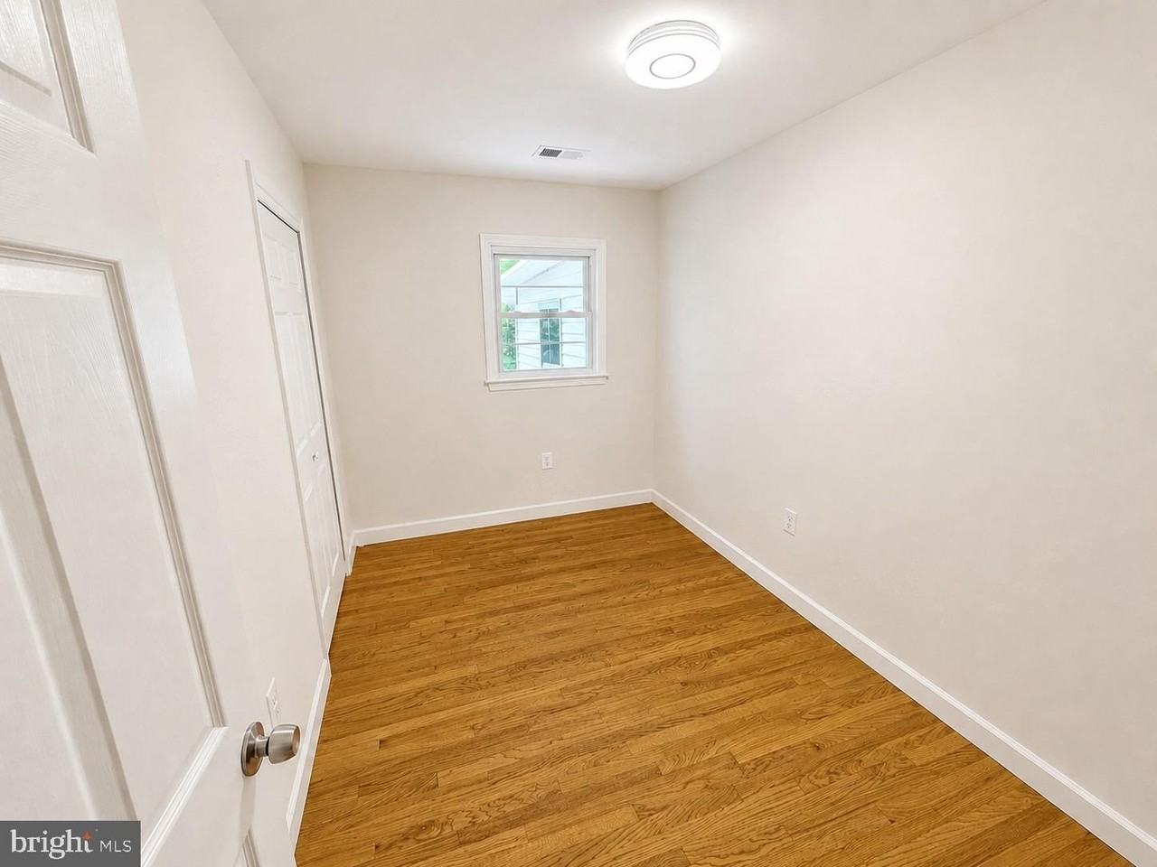 12658 Scaggsville Rd - Photo 6 of 13
