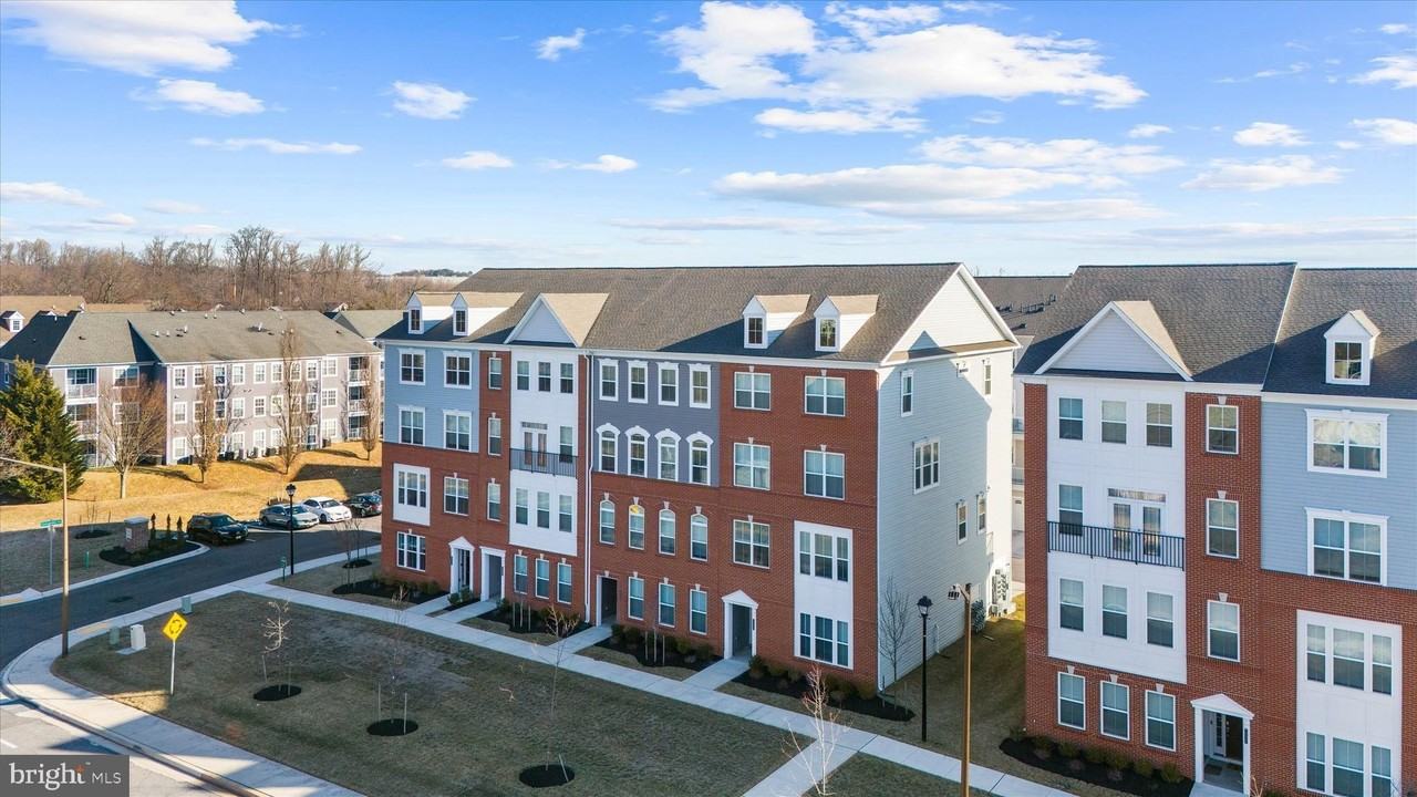 7738 Port Capital Dr #A - Photo 5 of 50