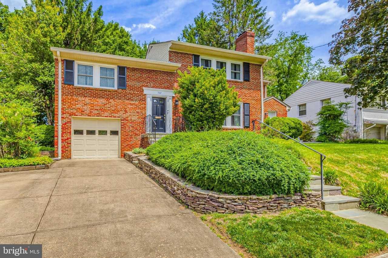 7607 Maryknoll Ave - Photo 4 of 50