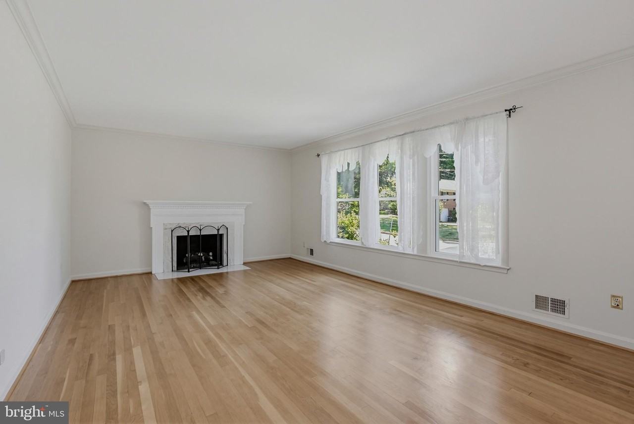 7607 Maryknoll Ave - Photo 7 of 50