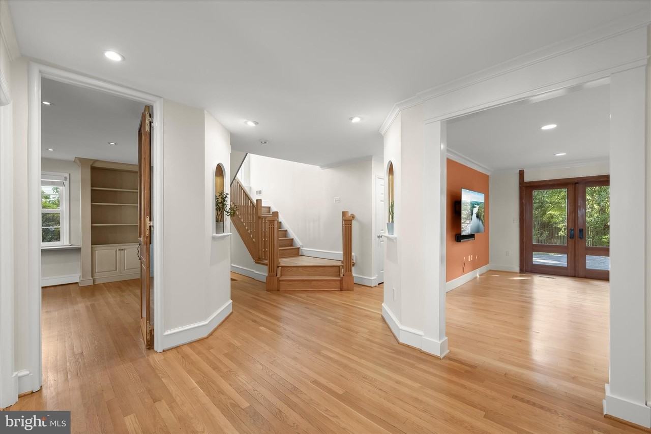 5104 Scarsdale Rd - Photo 4 of 50