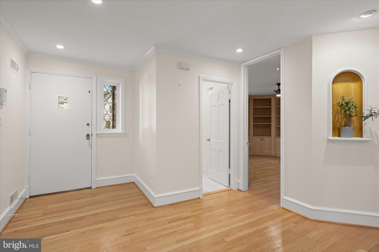 5104 Scarsdale Rd - Photo 5 of 50