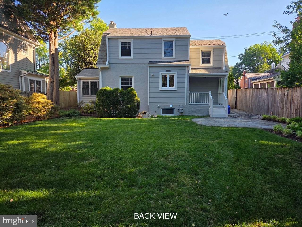 5528 Johnson Ave - Photo 2 of 25