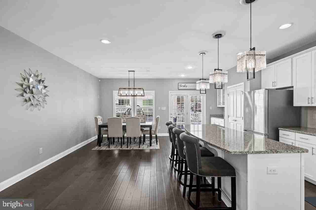 1067 Prime Pl - Photo 2 of 10