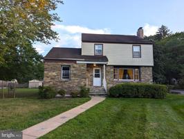 featured image of 21 Steinway Ave