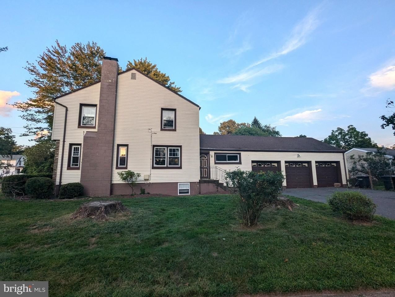 21 Steinway Ave - Photo 2 of 34