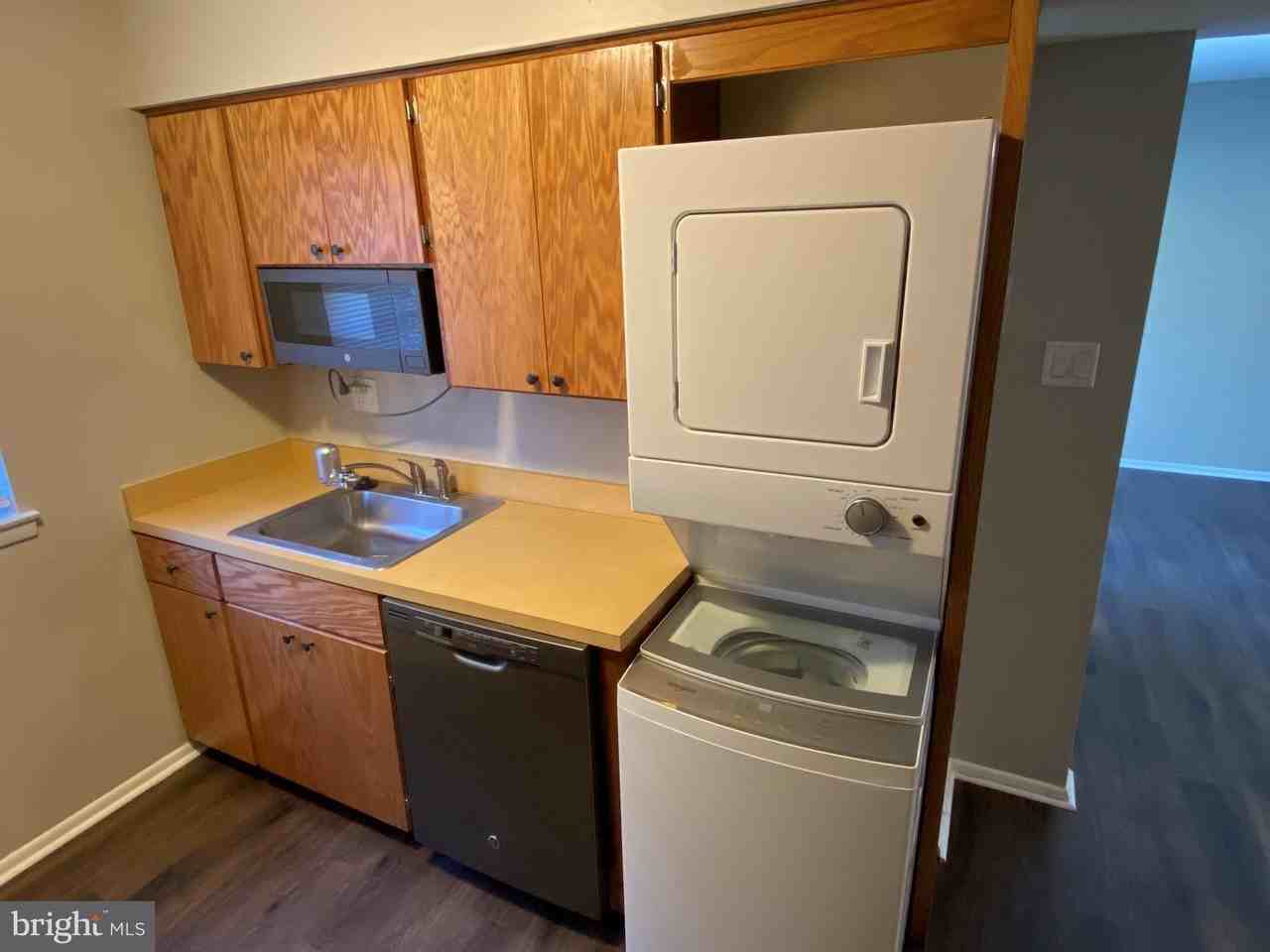 1155 York Rd #G13 - Photo 6 of 14
