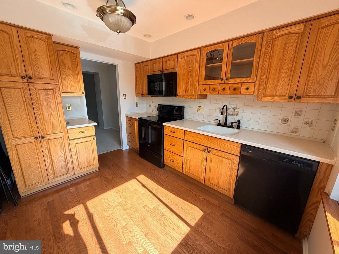 544 Atwood Ct - Photo 3 of 10