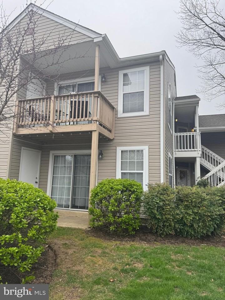 2408 Beacon Hill Dr - Photo 2 of 20