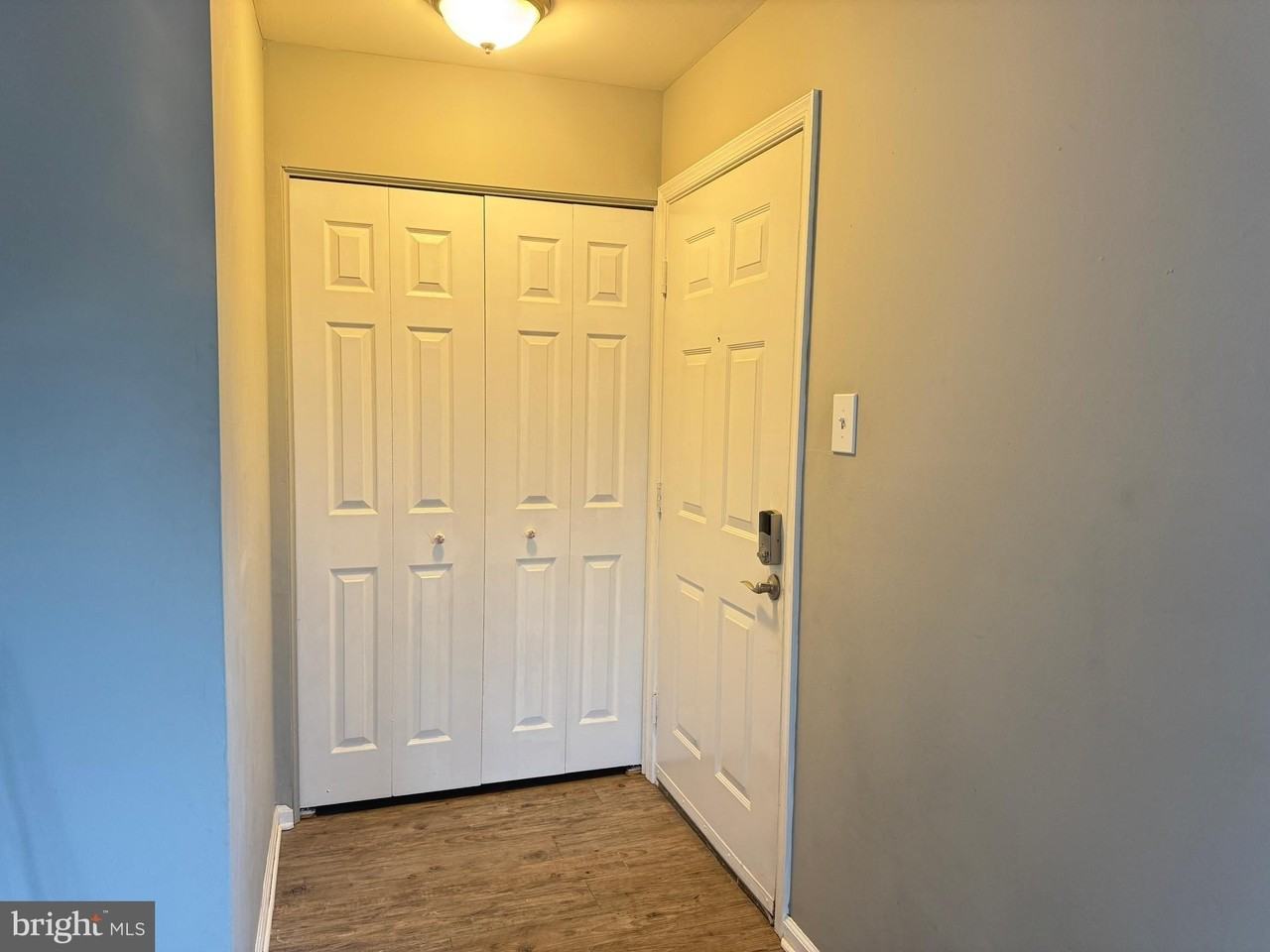 2408 Beacon Hill Dr - Photo 4 of 20