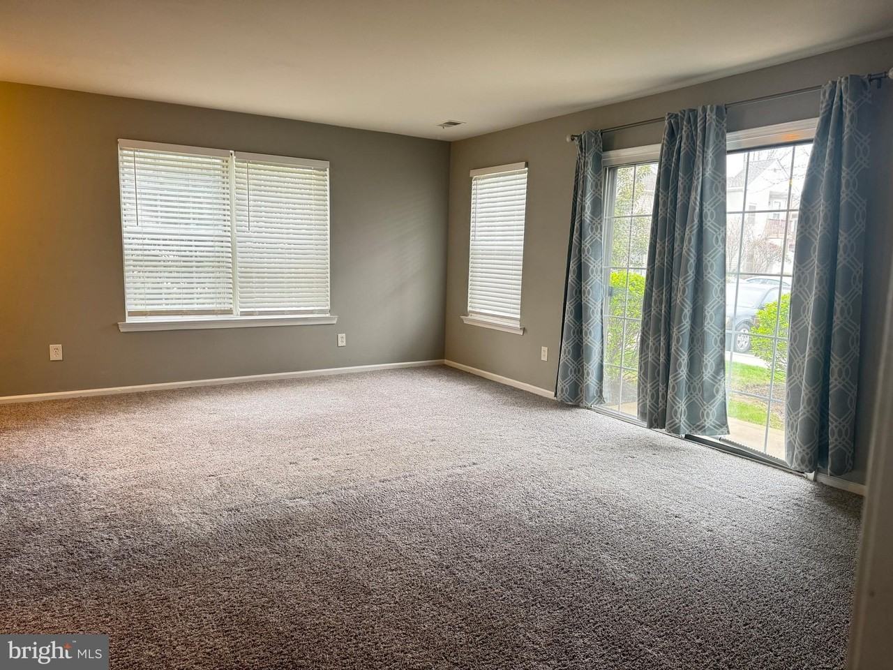 2408 Beacon Hill Dr - Photo 6 of 20
