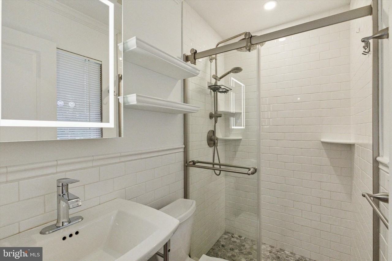 3249 Mill Rd - Photo 5 of 35